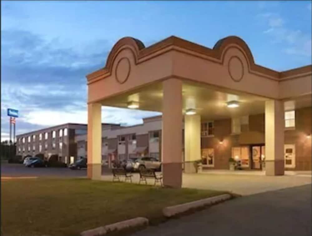 Travelodge By Wyndham Edmundston Extérieur photo