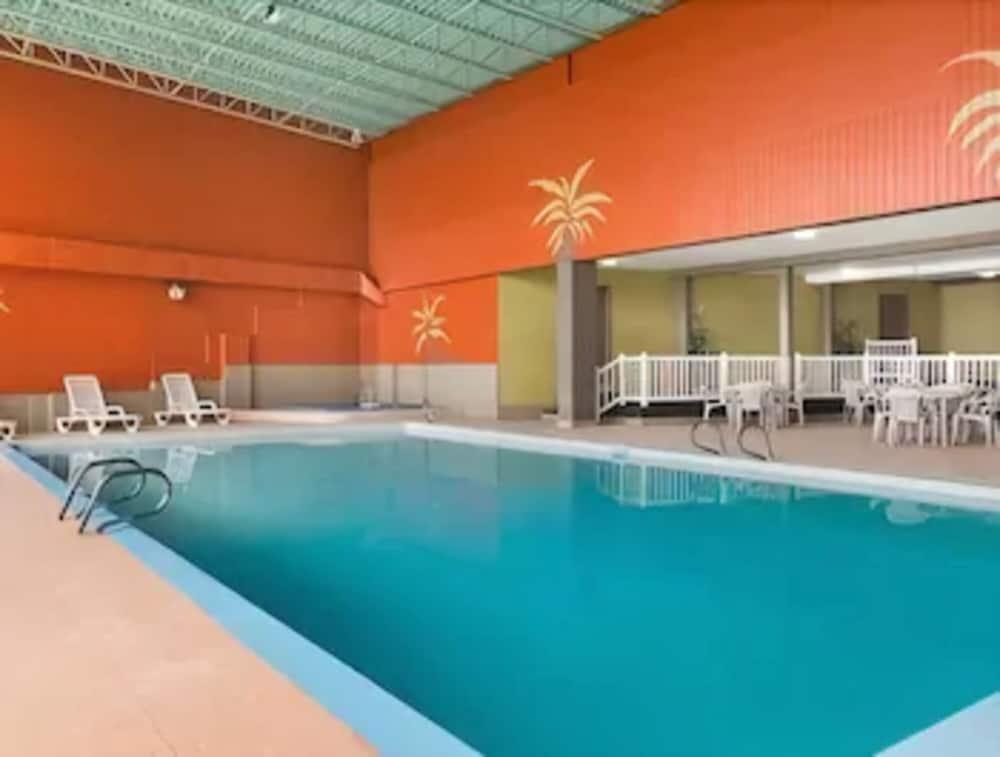 Travelodge By Wyndham Edmundston Extérieur photo