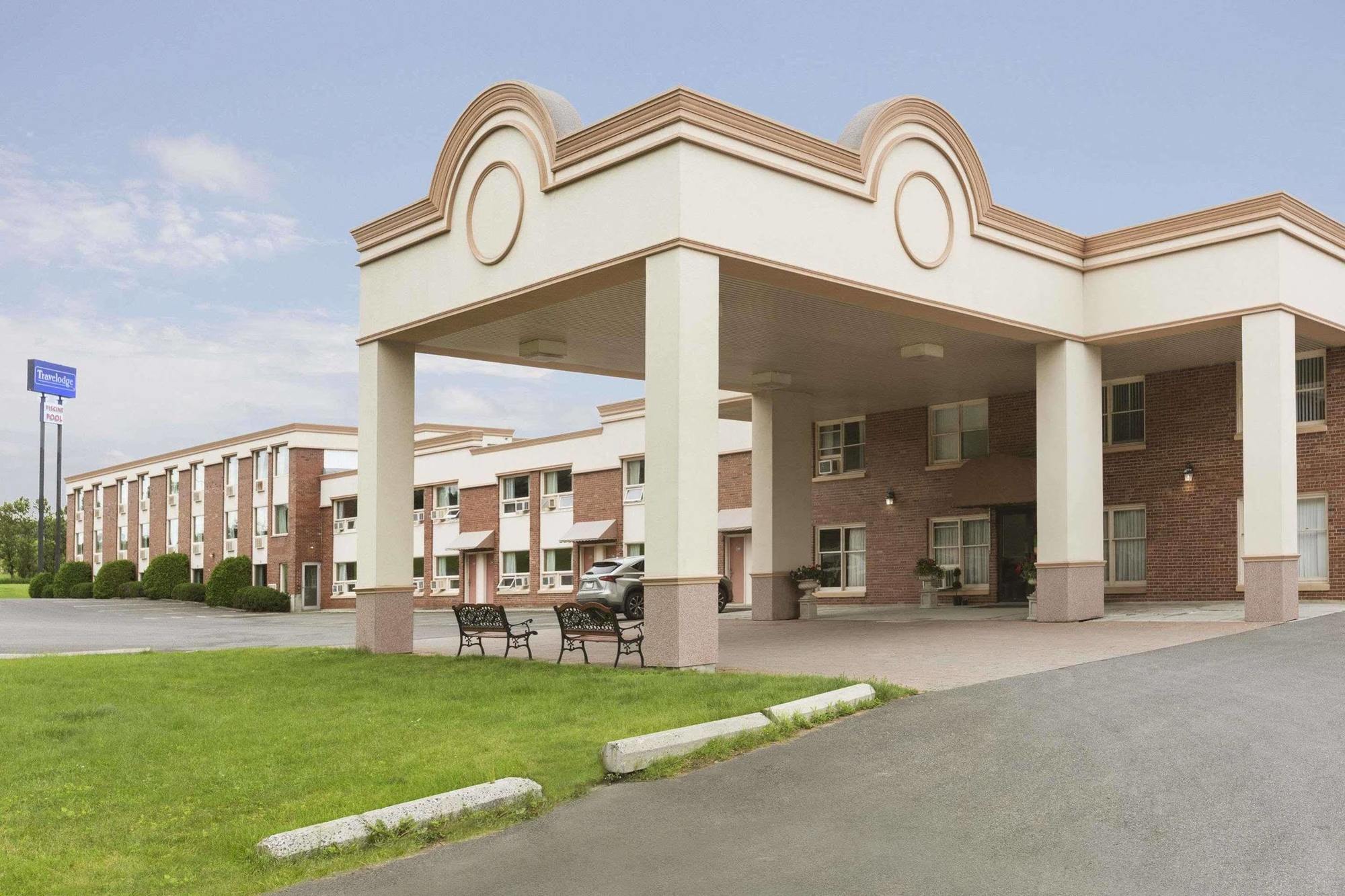 Travelodge By Wyndham Edmundston Extérieur photo